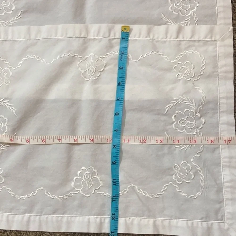 VTG, Off White Leaf Embroidered Tablecloth Cloth Napkins Set Of 8 Pc